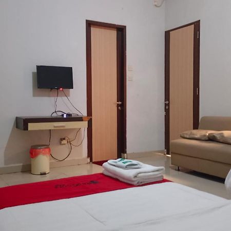 Reddoorz Syariah At Grand Taufiq Таракан Экстерьер фото
