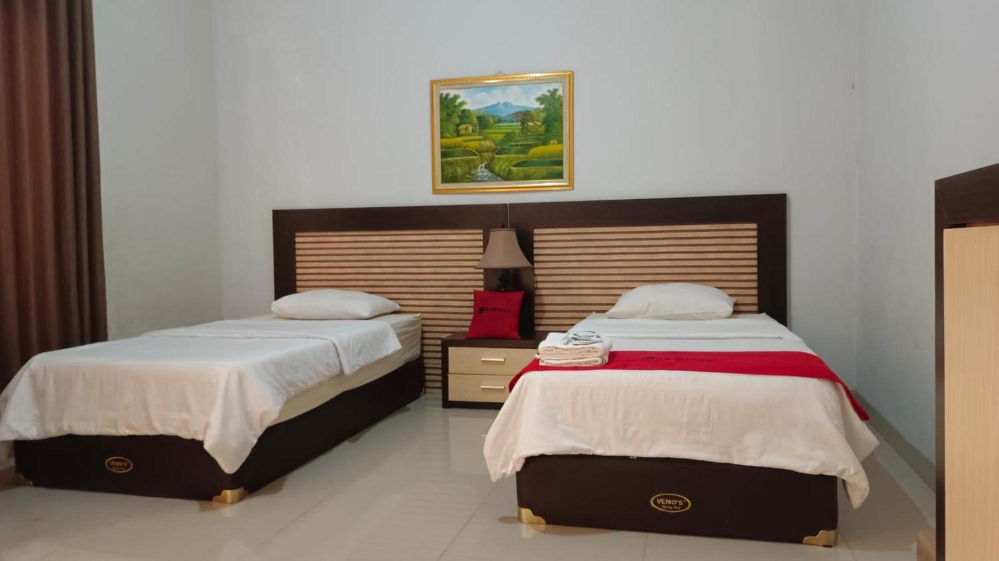 Reddoorz Syariah At Grand Taufiq Таракан Экстерьер фото